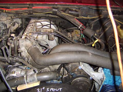 1989 Ford Bronco - My painted valve covers look pretty good, don't thet? They are there somewhere.