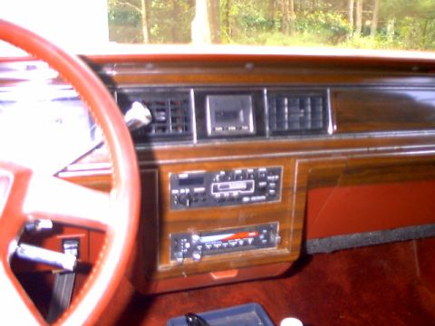 1987 Ford Crown Victoria LTD - Cheap little clock, radio, and climate controls.
