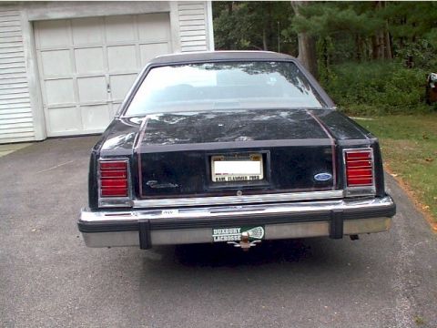 1987 Ford Crown Victoria LTD - Rear end of the land barge.