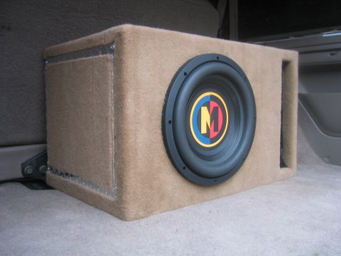1996 Ford Bronco - custom 1.5'' MDF box, 3'' wide side port, tan carpet and diamondplate accents