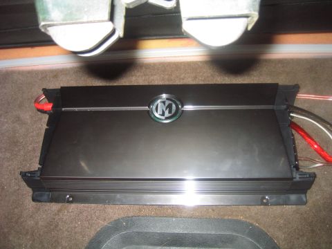 1996 Ford Bronco - Memphis Car Audio MCD1000 class d amp. running 1100watts rms and 1ohm!