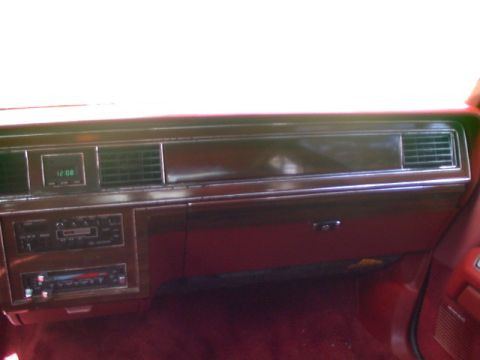 1987 Ford Crown Victoria LTD - Hey look! A dashboard!
