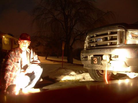 1988 Ford Bronco - One of 'em hooked to a jumpstarter, and yup purdy dang bright.