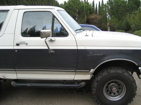 1989 Ford Bronco - Another shot of the "throwback" emblems