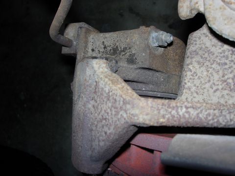 1990 Ford Bronco - Bleeder valve hard to get to because it points right at the spindle.