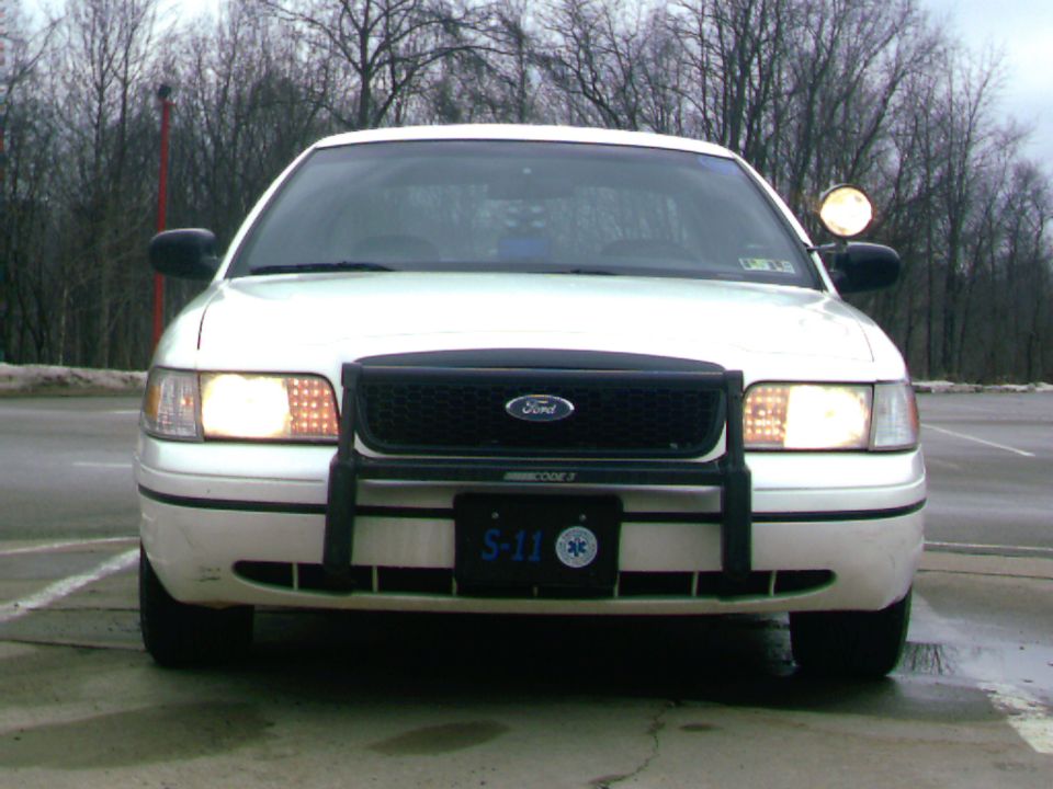 2000 Ford Crown Victoria