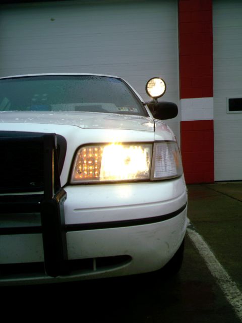 2000 Ford Crown Victoria photo