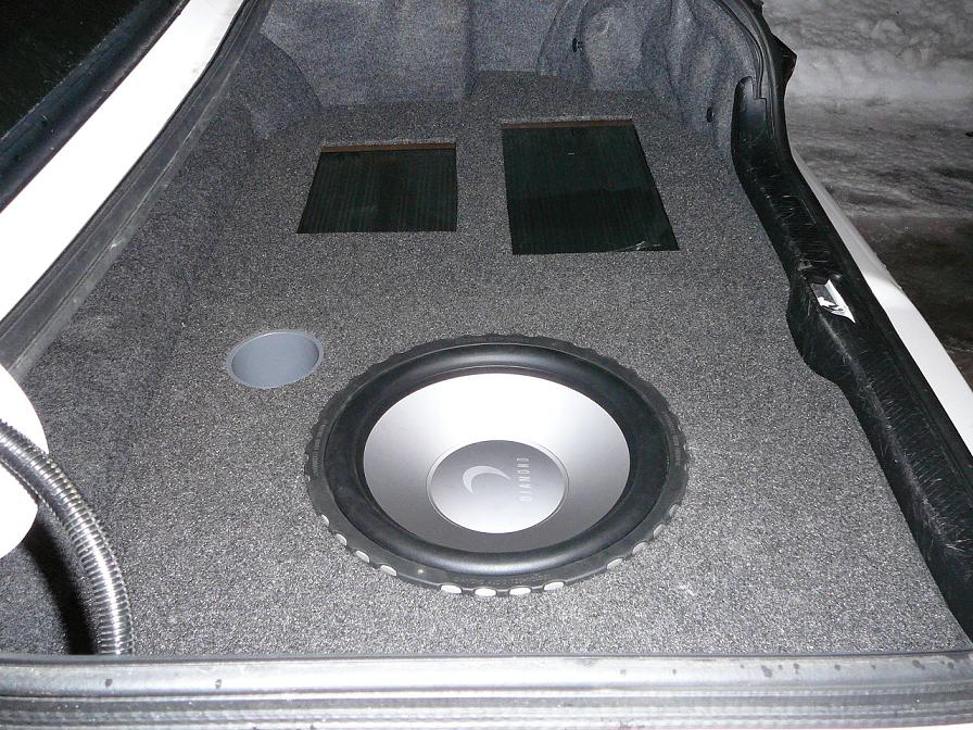 Side shot of the whole setup. Finished "tweaking" the amplifiers today and installed the cover plate over the amplifiers. System is not complete with the exception of a capacitor and some neon.