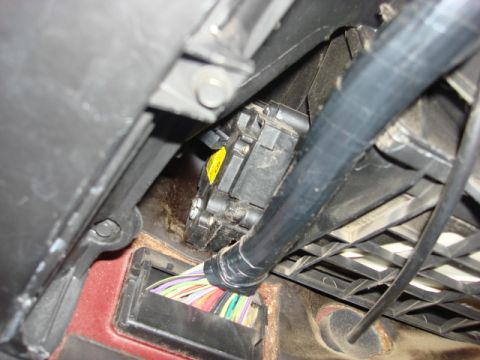 1983 Ford Bronco - this is the "Clicking" component. it is the "Max" or recycle door motor. this is real hard to get to, it is the center of the heaterbox and…