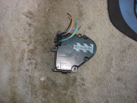 1983 Ford Bronco - here is the front of the motor.