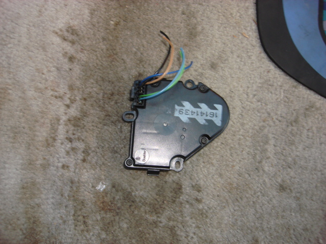 here is the front of the motor.