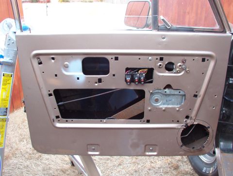 1975 Ford Bronco - The speaker hole had already been hacked before he bought the truck, so as much as I hated to do it, I left it there. I would have preferre…