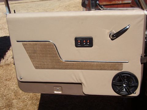 1975 Ford Bronco - I think it looks D@# good already, so the final version should be great. I still have to find a pull handle, but since the chairs have 2 ar…