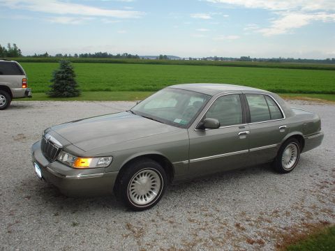 2001 Mercury Grand Marquis photo