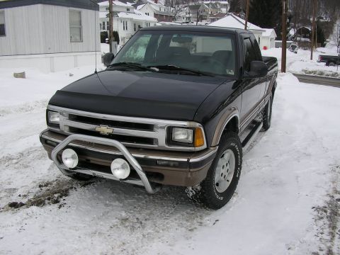 1994 Ford Probe - This Chevrolet S-10 pickup truck is seen from the front-three-quarter view in a snowy environment.