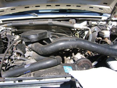 1991 Ford Bronco - engine compartment 2..