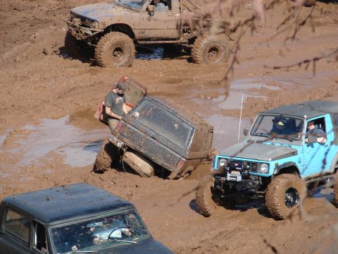 1996 Ford Bronco - Notice 3/4 of the bumper is gone. It was pulled off a few minutes before that.