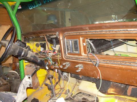 1978 Ford Bronco - Looking pretty delapidated....