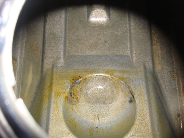 i decided to make sure the inside was good and clean. here is the inside before i cleaned it out. not too bad of shape.
