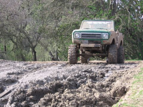 1989 Ford Bronco - Mud Slut at the Mud pit.