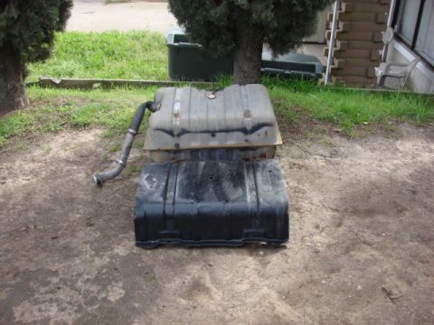1983 Ford Bronco - here is the old tank and skid.