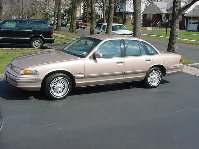 1992 Ford Crown Victoria “BONA”