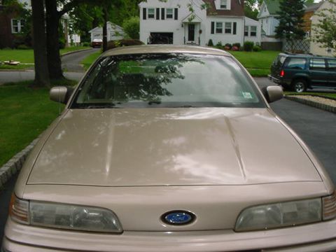 1992 Ford Crown Victoria photo