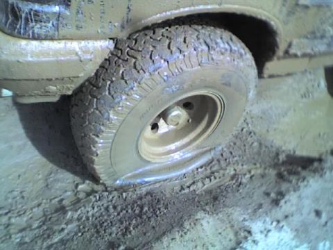 1989 Ford Bronco - I thought I just blew a bead or may be got mud inside, in the next 48 hrs I would learn I ripped the bead and need a new tire :(