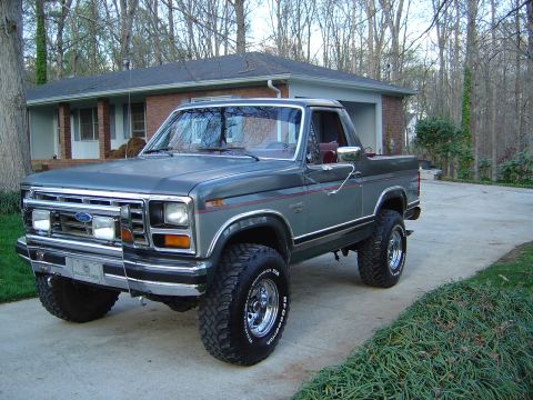 1986 Ford Bronco - This Ford Bronco appears to be from the early 1980s, not 1986.