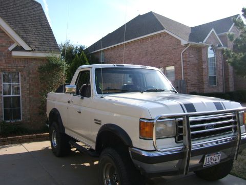 1991 Ford Bronco - passenger side..