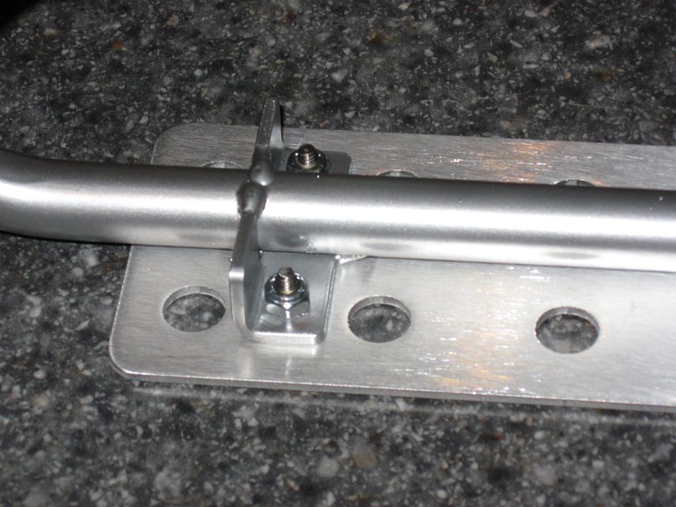 Dead Pedal mounting to bracket.