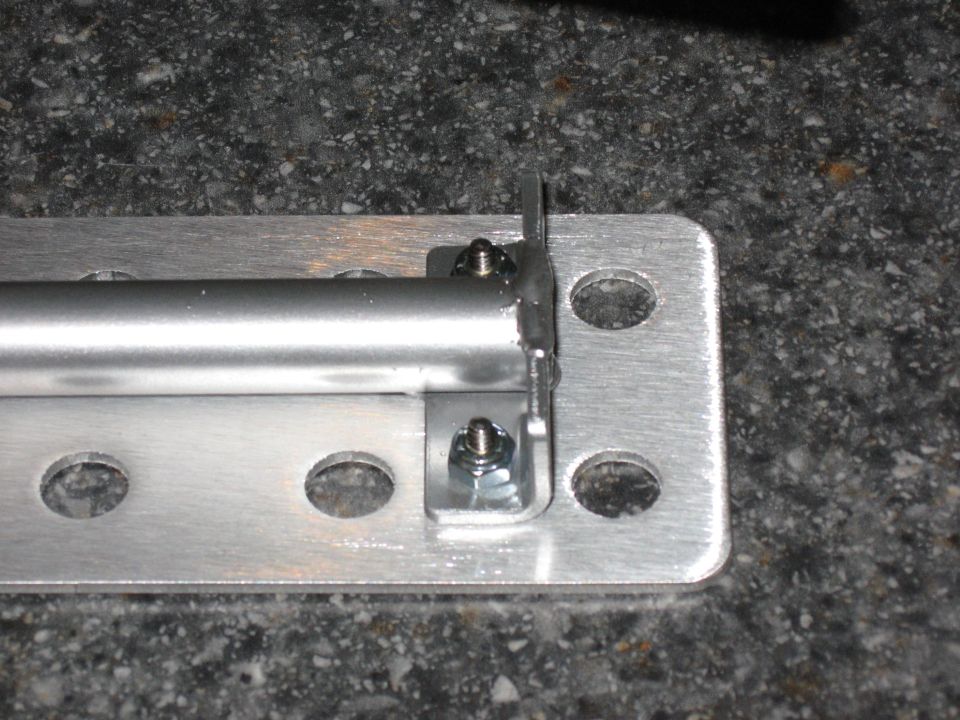 Dead Pedal mounting to bracket.