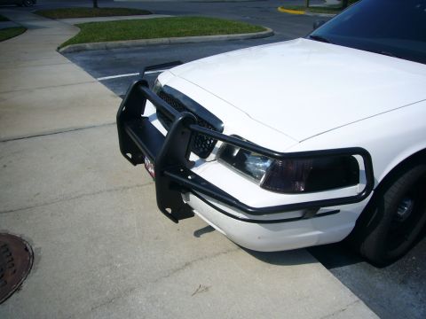 2000 Ford Crown Victoria - Front view of a white 2000 Ford Crown Victoria equipped with a black push bumper.