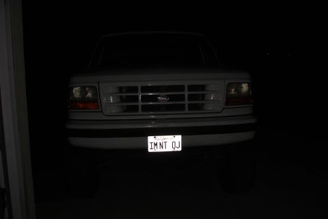1996 Ford Bronco - Front view of a 1996 Ford Bronco, its grille and license plate.