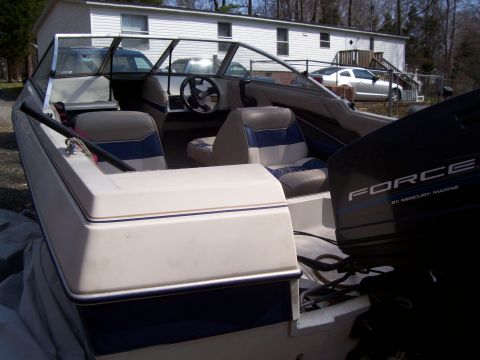 95 Bayliner - 1985 Ford Bronco