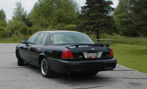 2001 Ford Crown Victoria photo