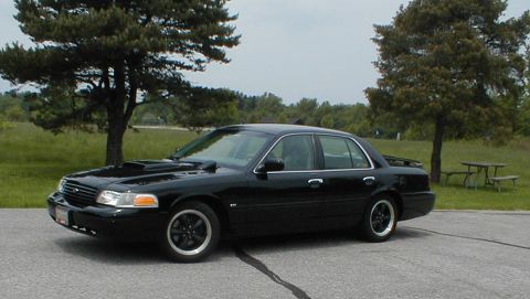 2001 Ford Crown Victoria photo
