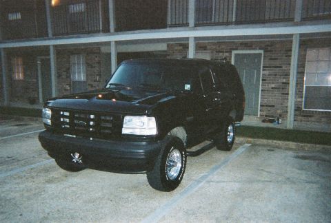 1993 Ford Bronco - Oh the famous ford bronco chipping paint problem.