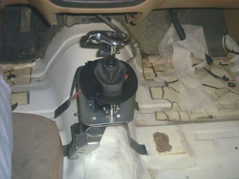 1995 Ford Crown Victoria - back veiw of the shifter resting on the brakets i made