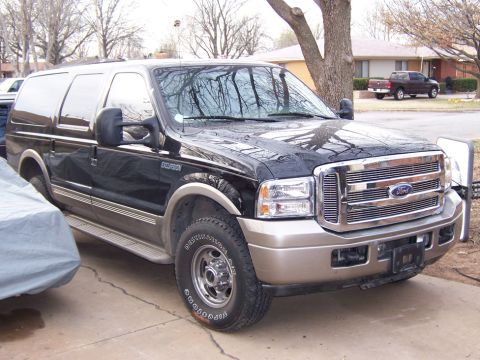 2000 Ford Excursion “Xochi”