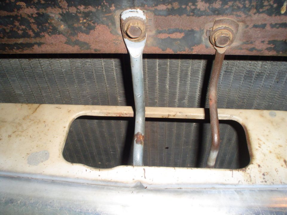 Radiator and mounting hardware detail