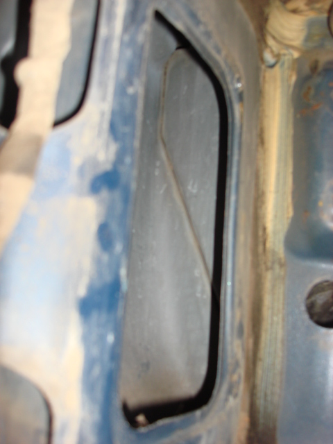1983 Ford Bronco - here is the EEC pocket. there is a seam running at an angle in the back of the pocket but that will not be an issue.