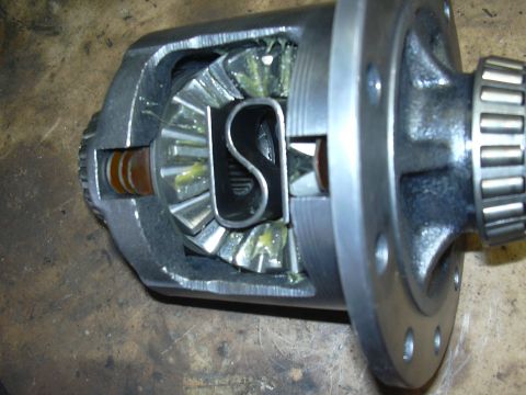 1996 Ford Crown Victoria - This photo shows a differential carrier assembly, not a 1996 Ford Crown Victoria.