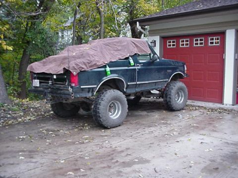 1992 Ford Bronco - its gonna sit outside all winter, and the snows coming soon.