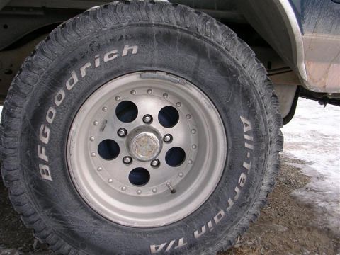 1995 Ford Bronco - Don't know what kind of wheels these are?