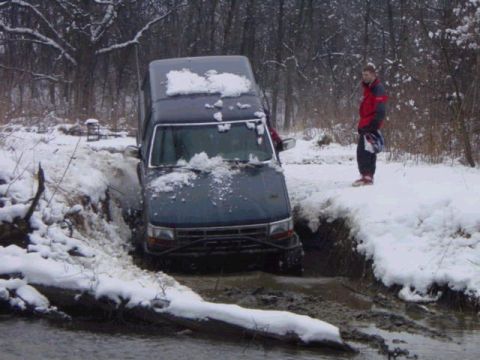 1992 Ford Bronco - dropping into the hole