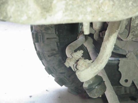 1992 Ford Bronco - drag link. big kink!! was really bad! it ws mashed so far forewards and up the truck couldnt turn left. thus is what we got it looking like…