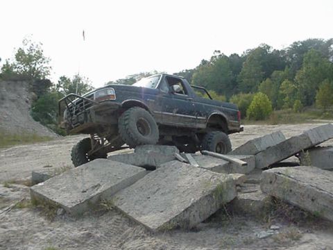 1992 Ford Bronco - not many pics though, i spent most of the time on the trails, and only had a chance to take pics when there was a serious stuck or breakage.