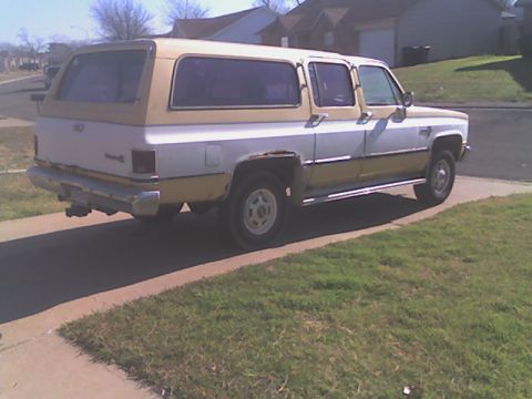 1984 Chevrolet Suburban - Right rear view of the Moose in our driveway.
