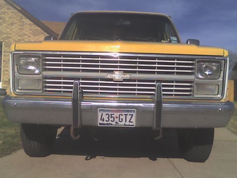 1984 Chevrolet Suburban - View from the front.